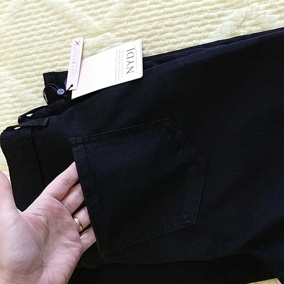 🆕 NYDJ Straight Leg Jeans Black