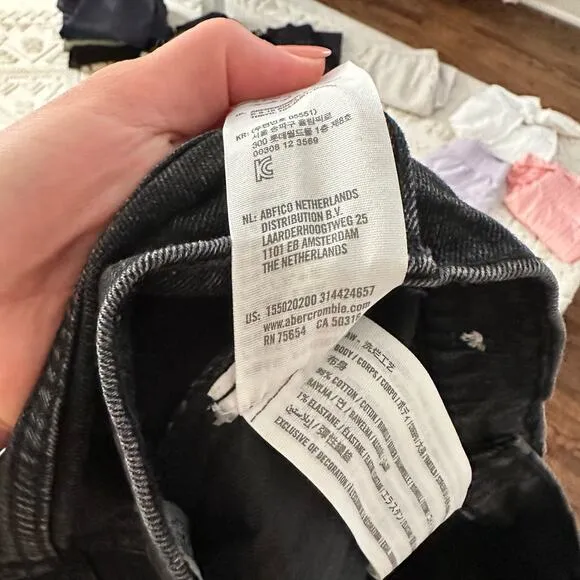 Abercrombie &amp; Fitch The Ankle Straight Ultra High Rise Jeans Black