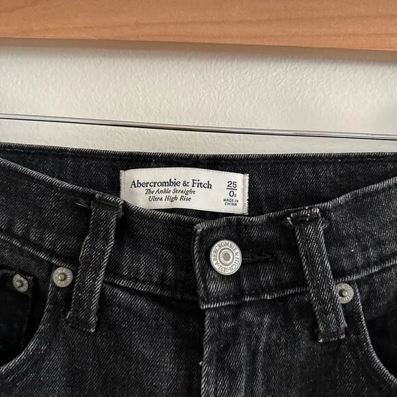 Abercrombie &amp; Fitch The Ankle Straight Ultra High Rise Jeans Black