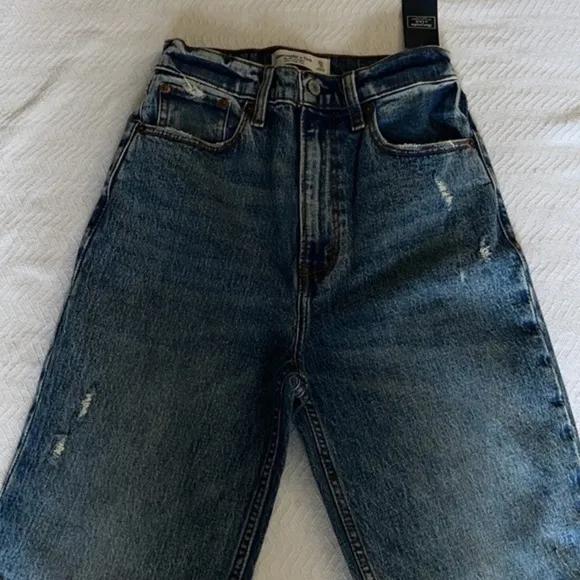 ABERCROMBIE AND FITCH 90s STRAIGHT ULTRA HIGH RISE
