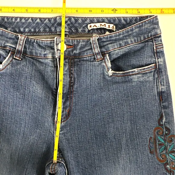 A.M.I Embroidered Leg Jeans Women Size 8 Western Blue Denim Boho Gypsy Straight