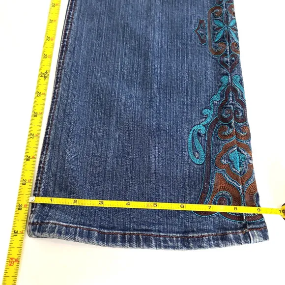 A.M.I Embroidered Leg Jeans Women Size 8 Western Blue Denim Boho Gypsy Straight