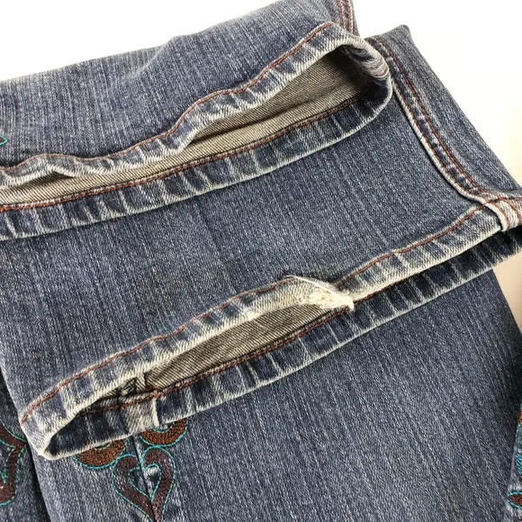 A.M.I Embroidered Leg Jeans Women Size 8 Western Blue Denim Boho Gypsy Straight