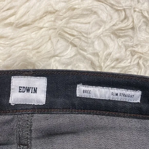 ANTHROPOLOGIE EDWIN BREE SLIM STRAIGHTCROP‎ BLACK RAW HEM JEANS SIZE 25