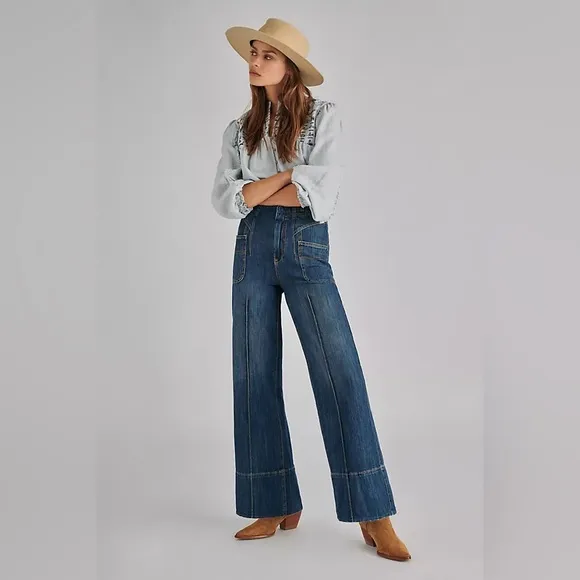 Anthropologie Pilcro Ultra High-Rise Seamed Wide-Leg Jeans size 25 Petite