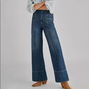 Anthropologie Pilcro Ultra High-Rise Seamed Wide-Leg Jeans size 25 Petite