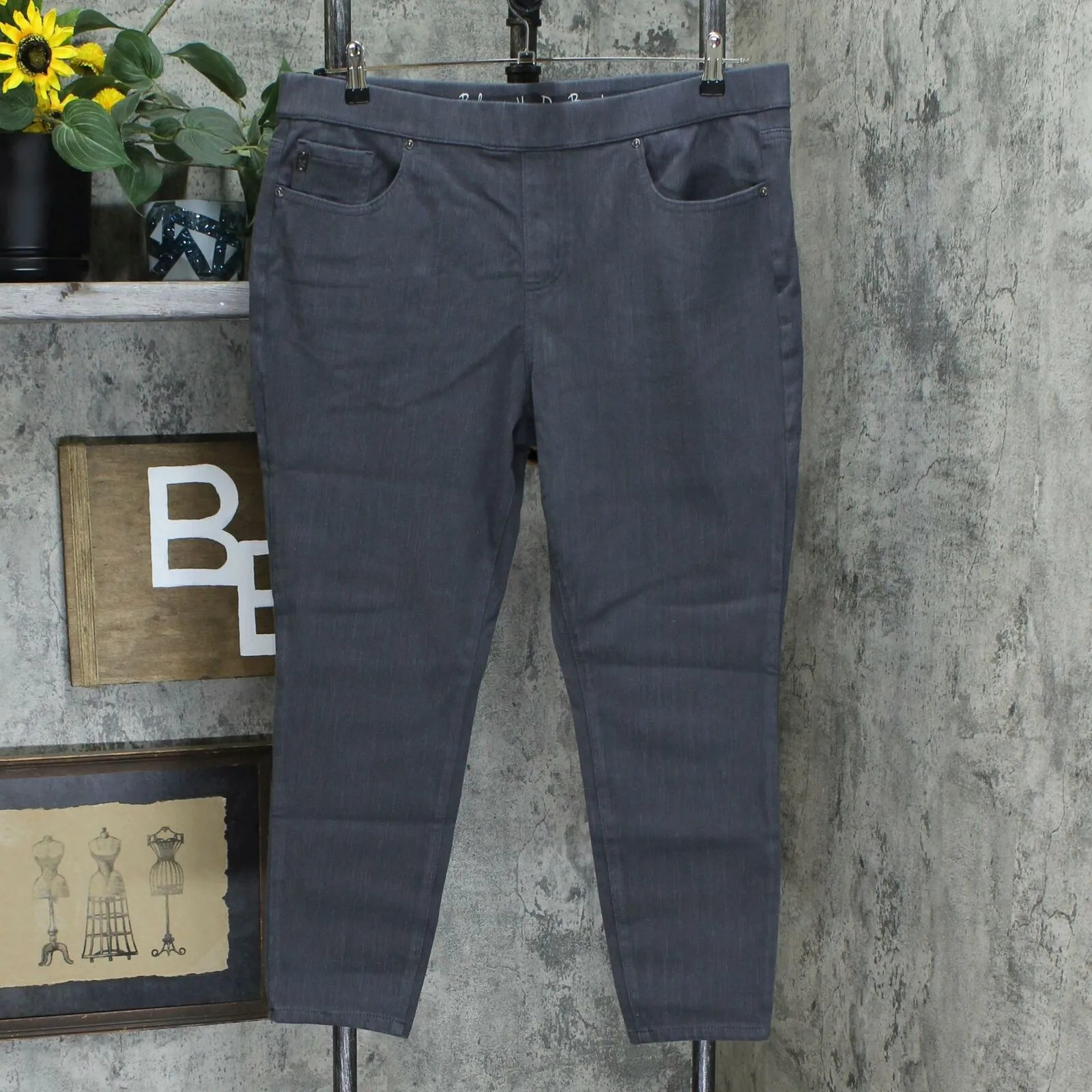 Belle by Kim Gravel Petite Flexibelle 5-Pocket Pull On Jeggings