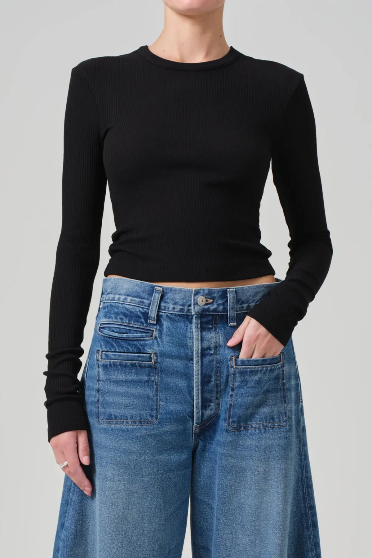 Cropped Faena Crewneck in Black