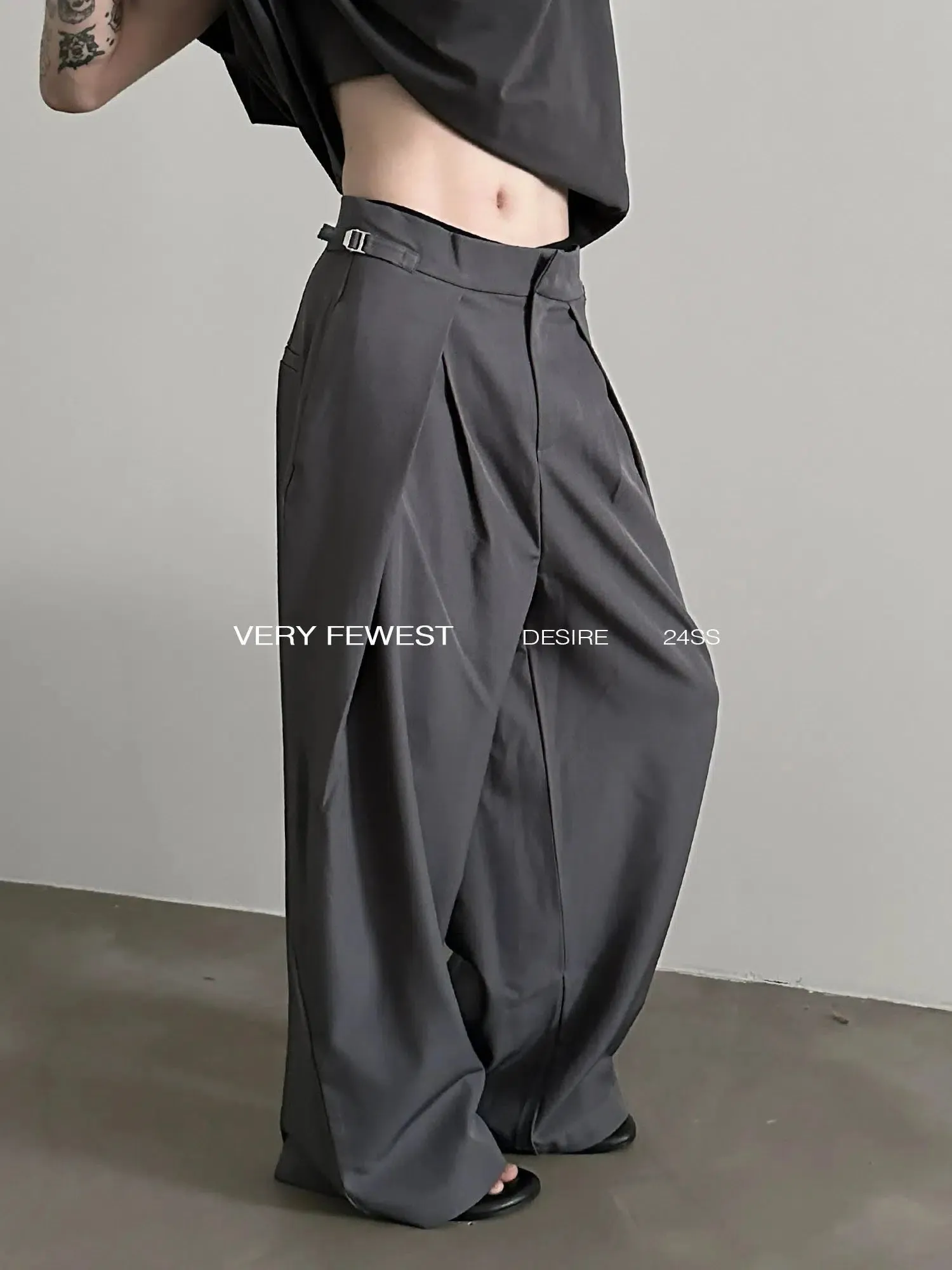 Drawstring Wide-Leg Pleated Pants