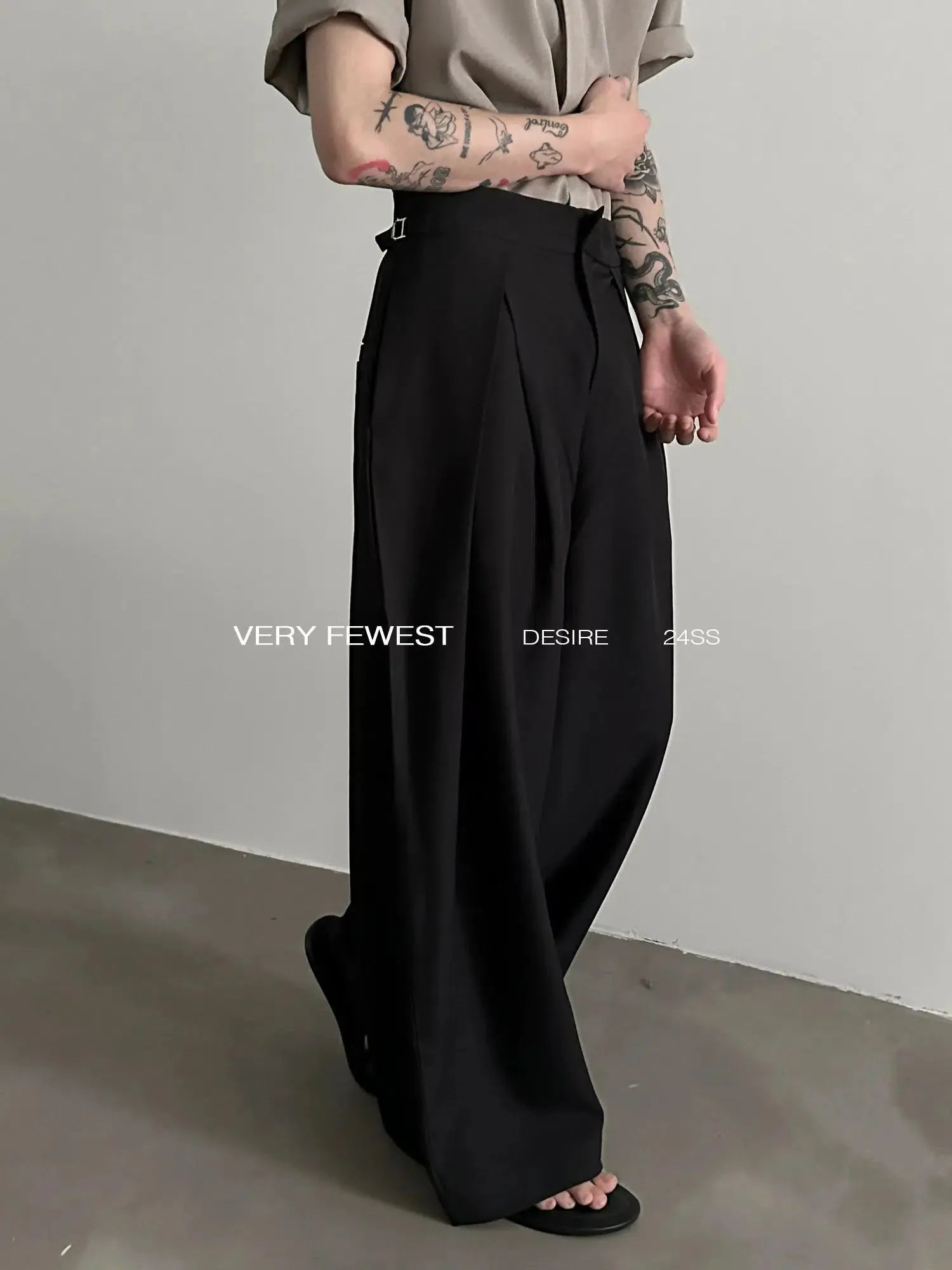 Drawstring Wide-Leg Pleated Pants
