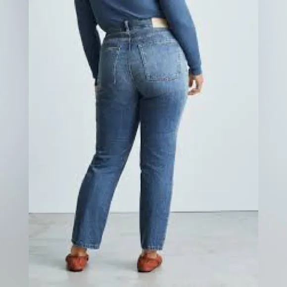Everlane Curvy 90s Cheeky Straight Jeans - 31