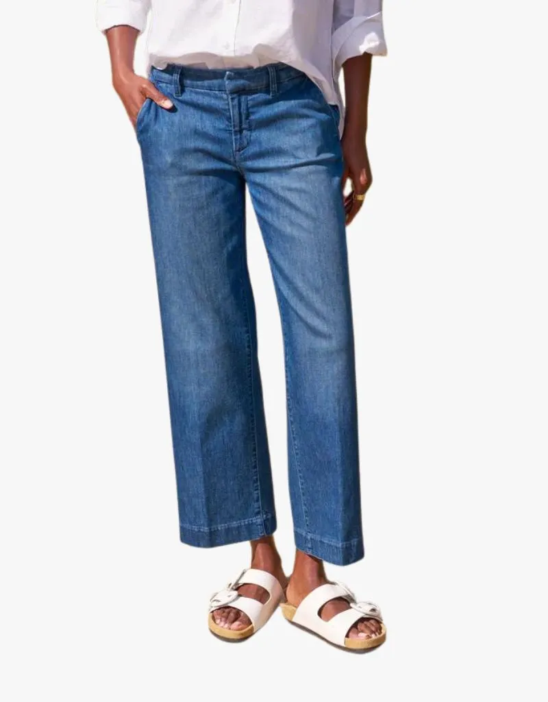 Frank & Eileen Westport The Italian Wide Leg Trousers in 1984 Washed Blue (Italian Dream Light Denim)
