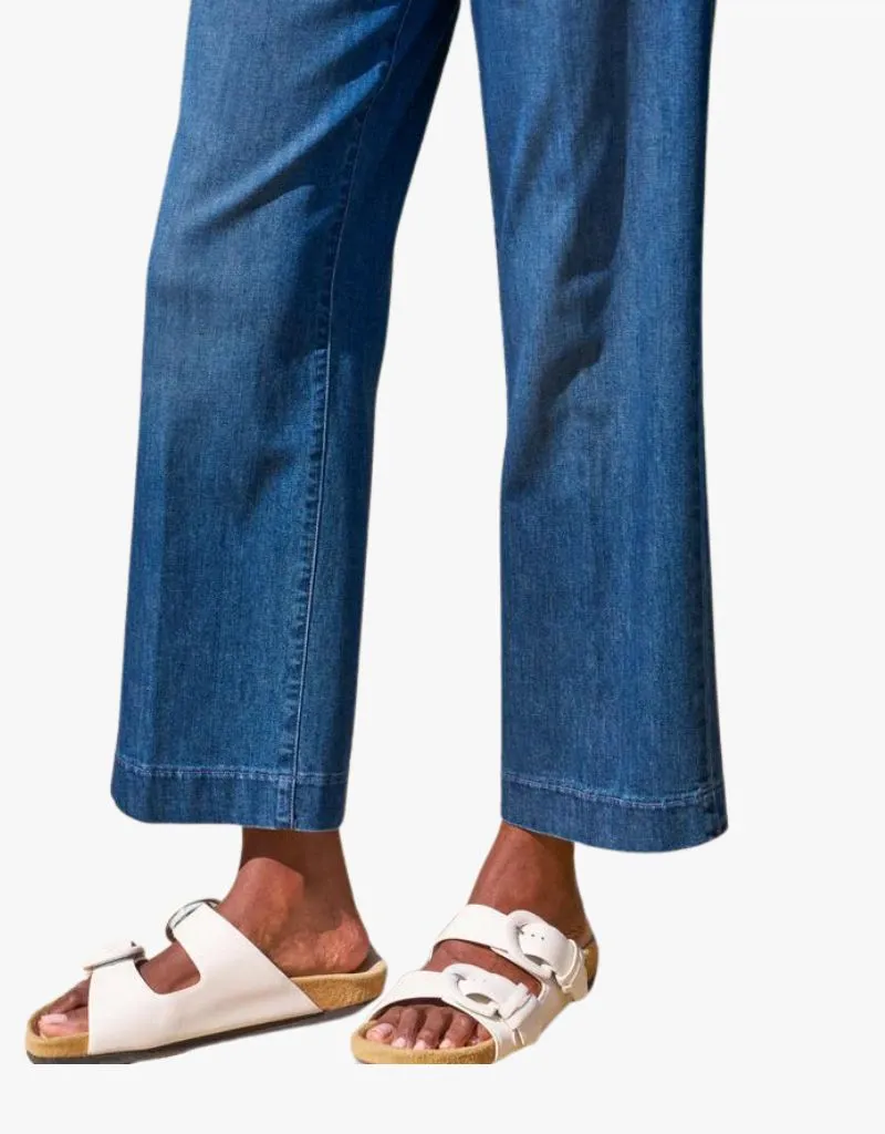 Frank & Eileen Westport The Italian Wide Leg Trousers in 1984 Washed Blue (Italian Dream Light Denim)