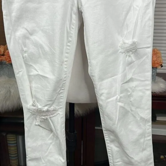 Joe’s Jeans White Azami Released Hem Straight Crop