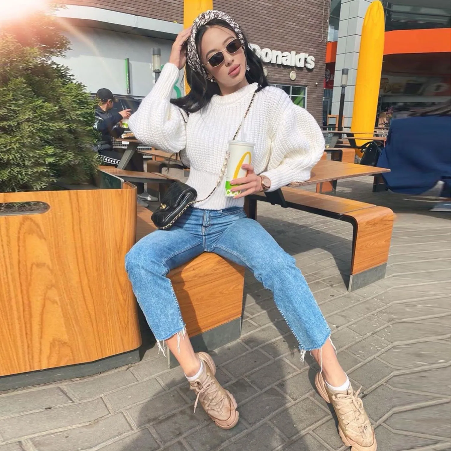Knit Round Neck Lantern Sleeve Single-breasted Sweaters