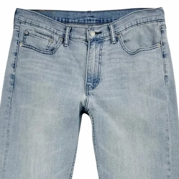 Levi’s 514 Light Blue Wash Straight Leg Jeans Size 33/30