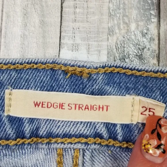 Levi's Premium Wedgie Straight Jeans