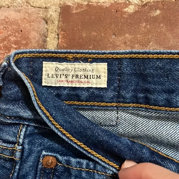 Levi's Premium Wedgie Straight Women's Blue Denim Jeans Size 26 waist, Length 26