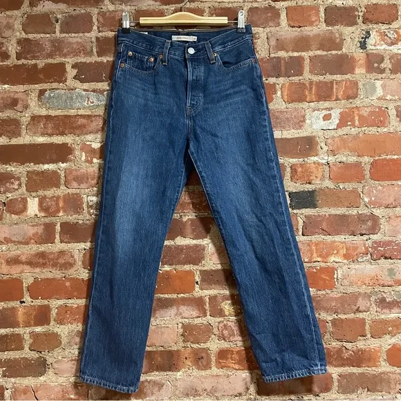 Levi's Premium Wedgie Straight Women's Blue Denim Jeans Size 26 waist, Length 26