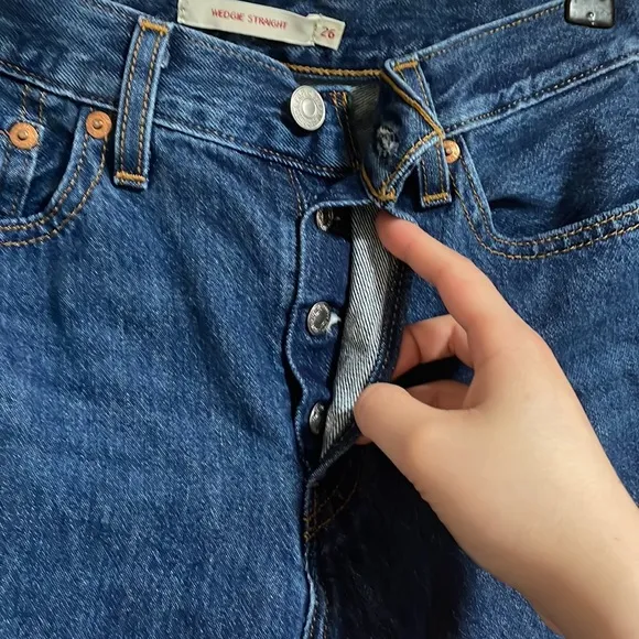 Levi's Premium Wedgie Straight Women's Blue Denim Jeans Size 26 waist, Length 26