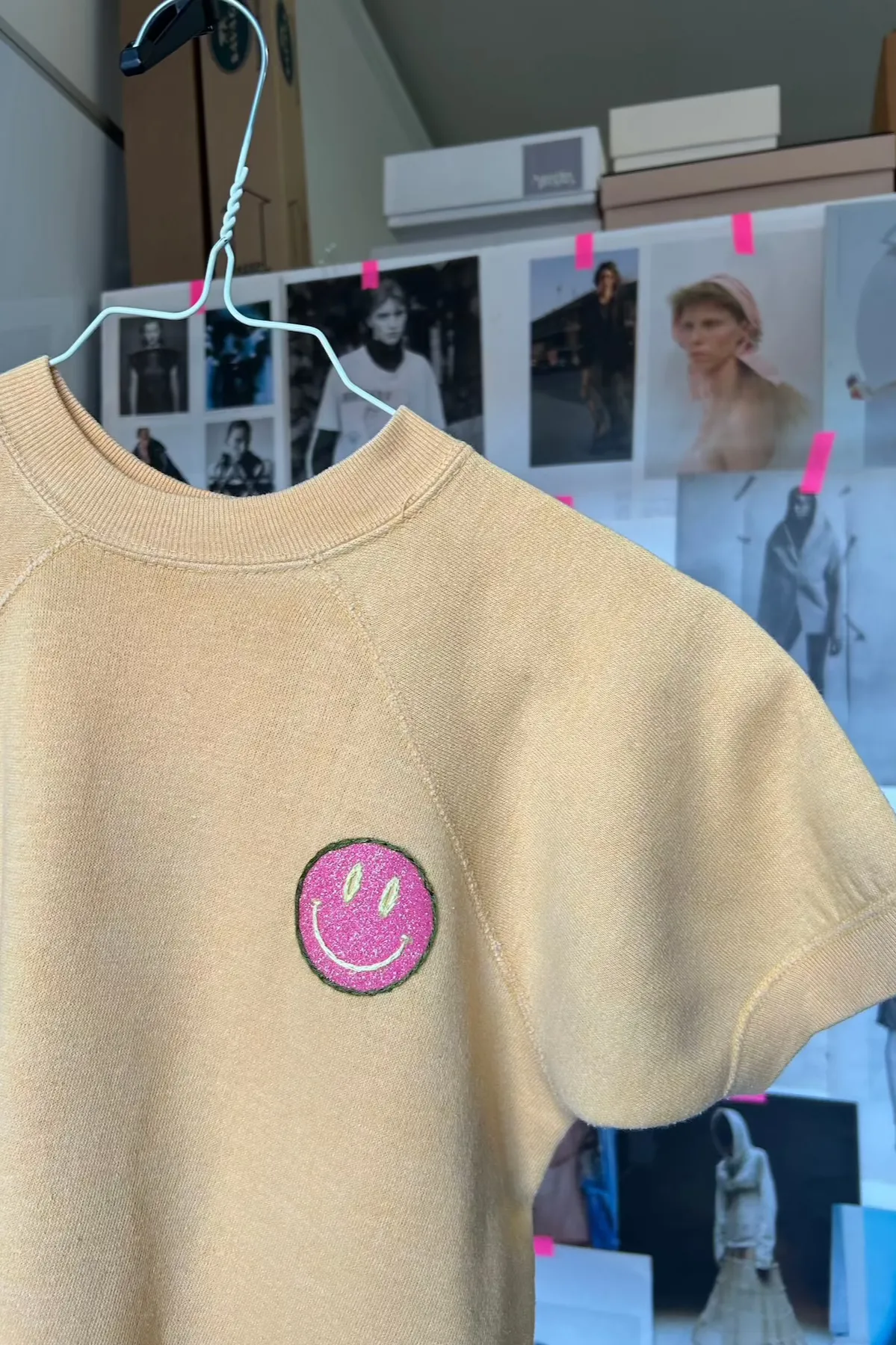 LEXI | gold smiley