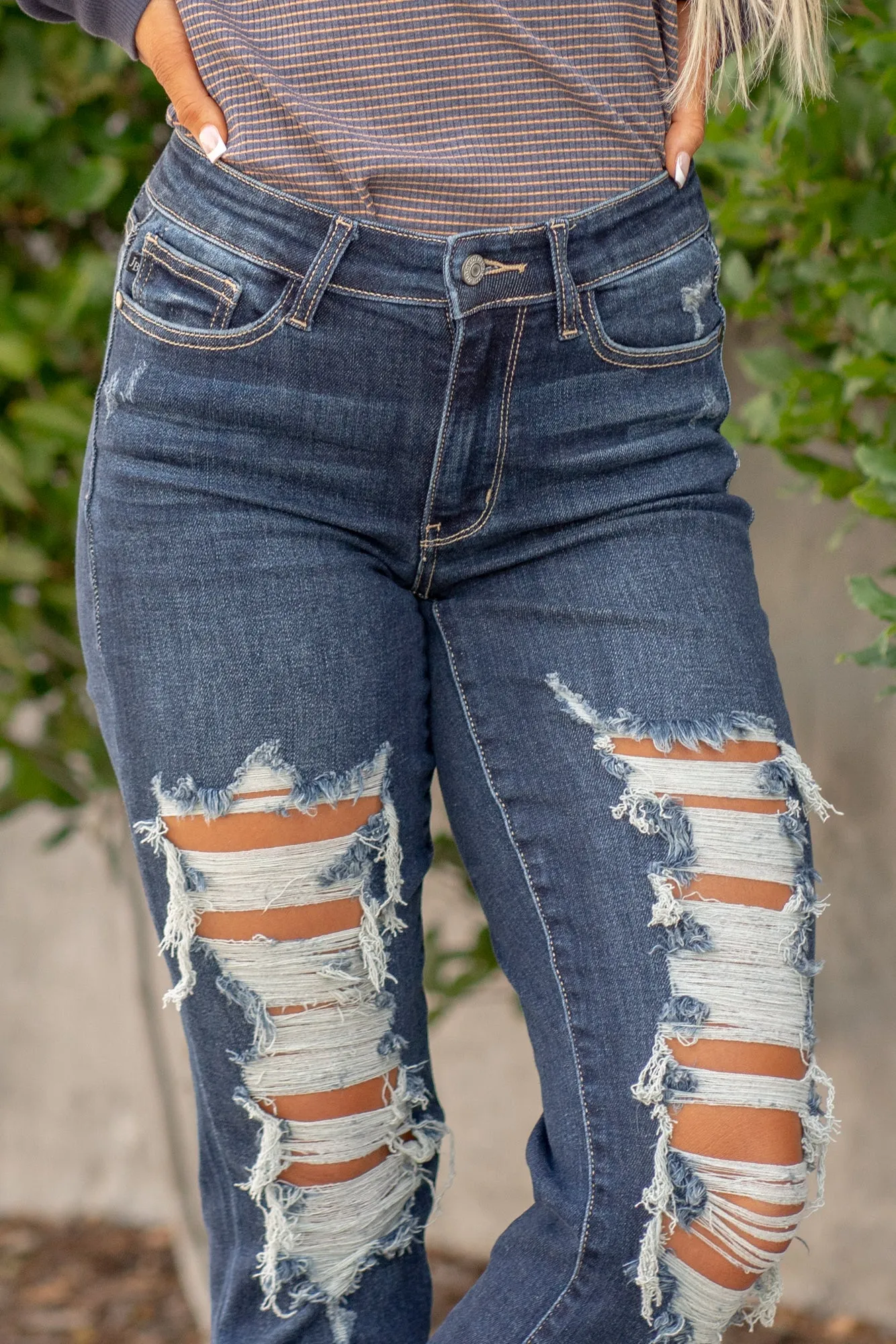 Nashville Mid Rise Distressed Straight