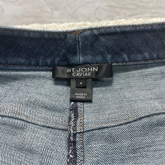 ST. JOHN- {Caviar}- Women’s Medium Wash Denim Stretch Straight Leg Jeans, Size 4