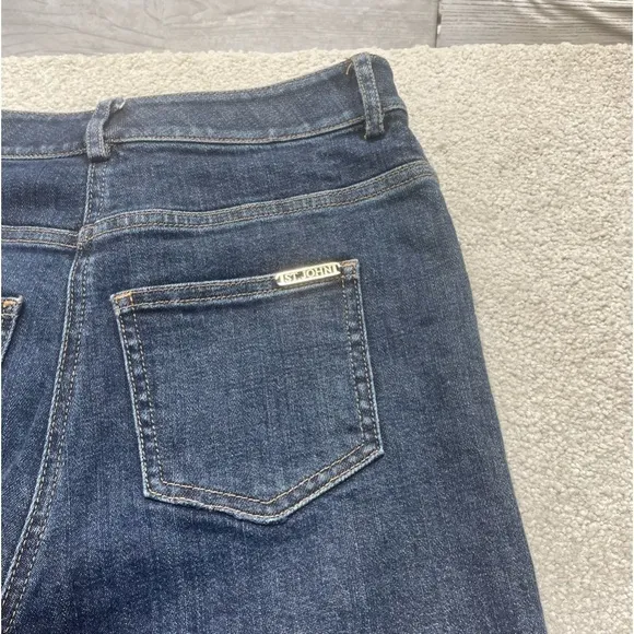 ST. JOHN- {Caviar}- Women’s Medium Wash Denim Stretch Straight Leg Jeans, Size 4
