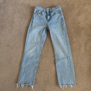 Topshop straight jeans size 25- NWOT