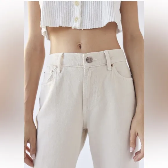 Urban Outfitters BDG Low-Rise Cowgirl Jean in Cream size 27