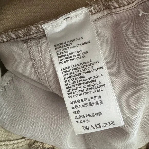 Urban Outfitters BDG Low-Rise Cowgirl Jean in Cream size 27