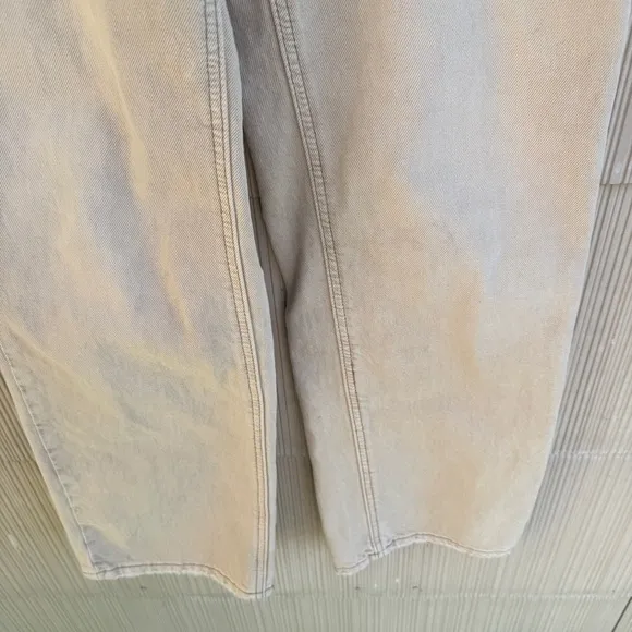 Urban Outfitters BDG Low-Rise Cowgirl Jean in Cream size 27