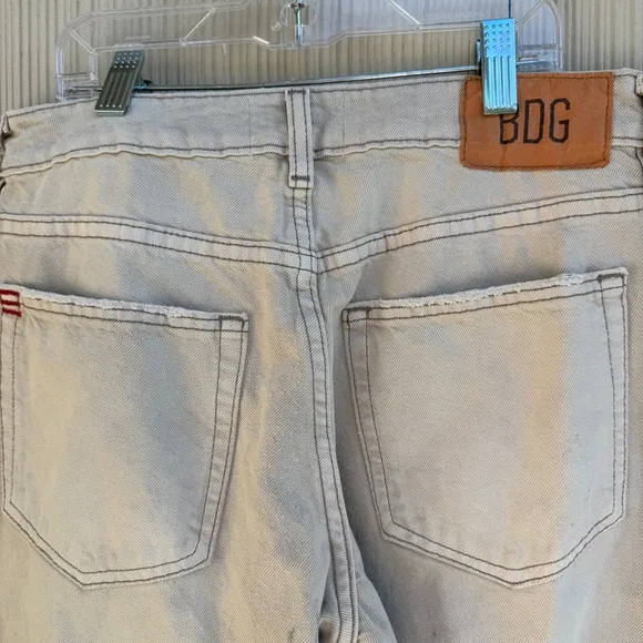 Urban Outfitters BDG Low-Rise Cowgirl Jean in Cream size 27