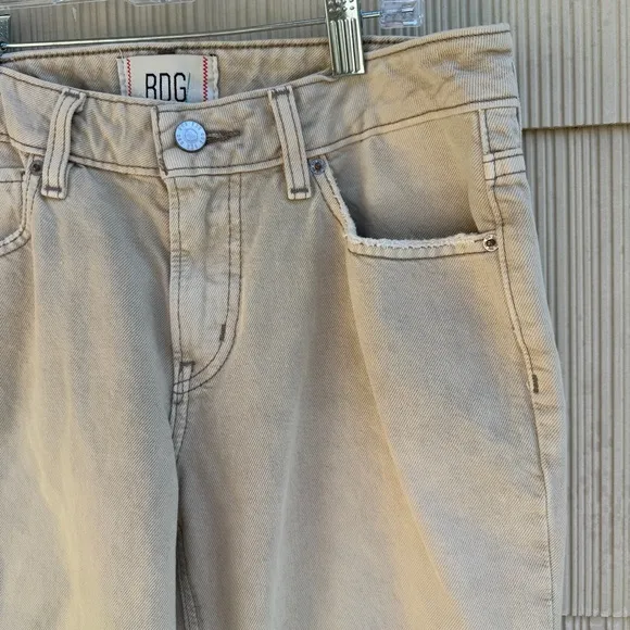 Urban Outfitters BDG Low-Rise Cowgirl Jean in Cream size 27