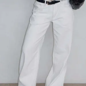 Wide Leg Jeans with Pockets