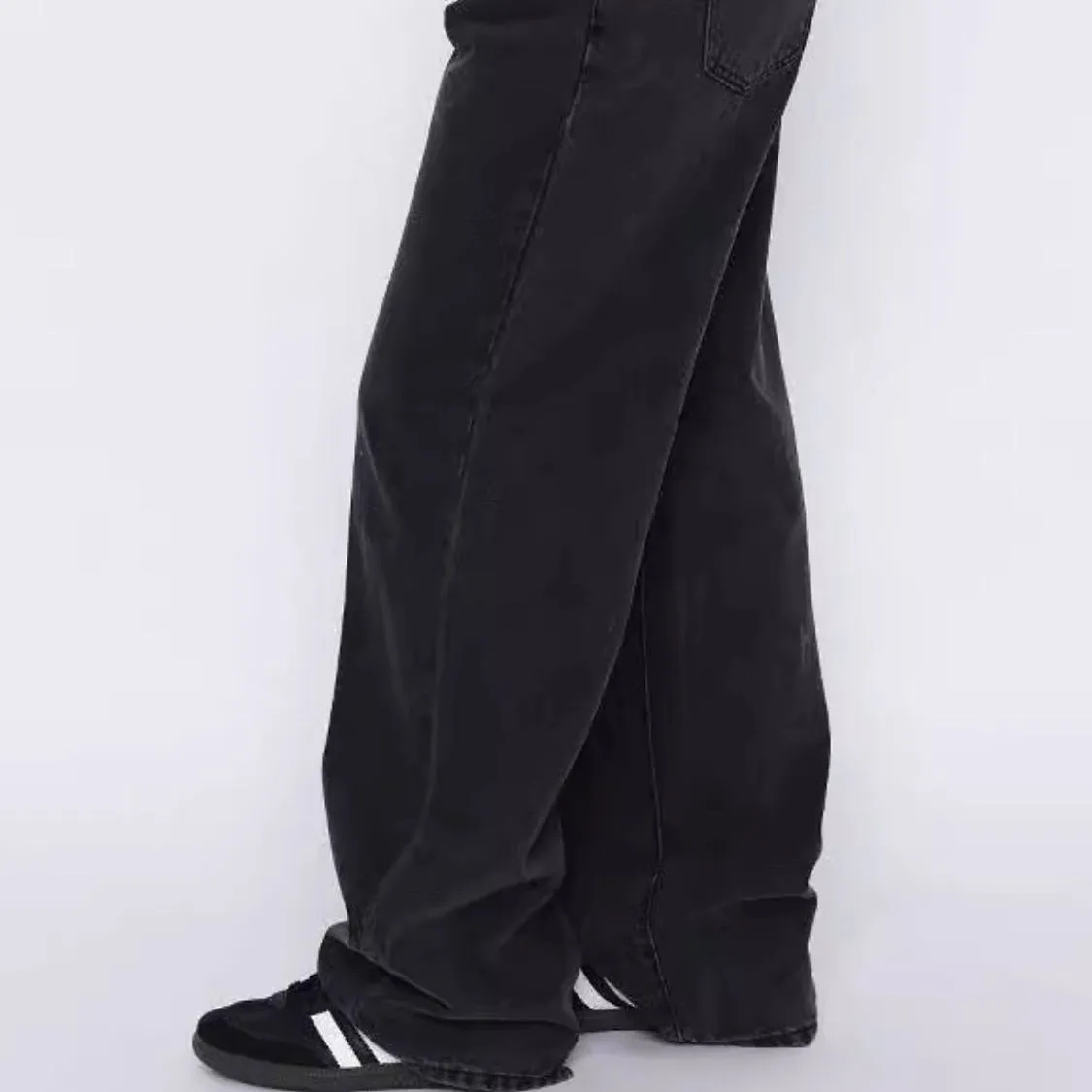 Wide Leg Jeans with Pockets