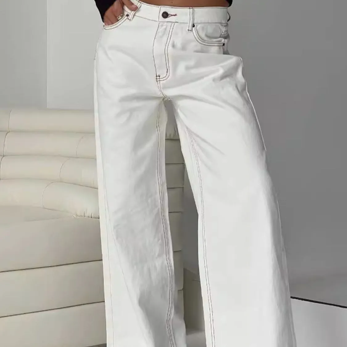 Wide Leg Jeans with Pockets