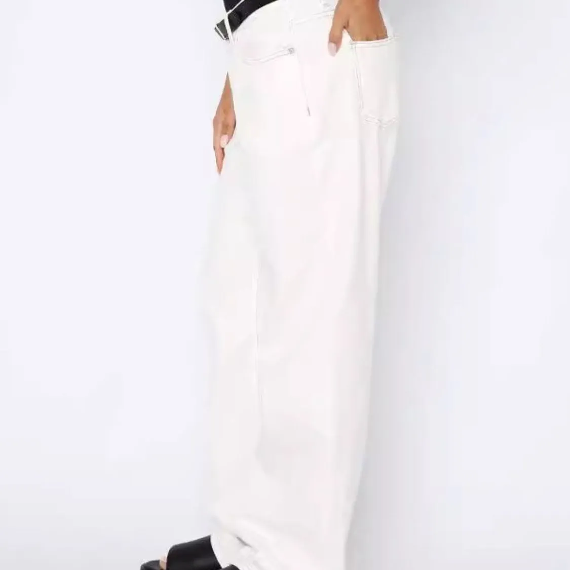 Wide Leg Jeans with Pockets