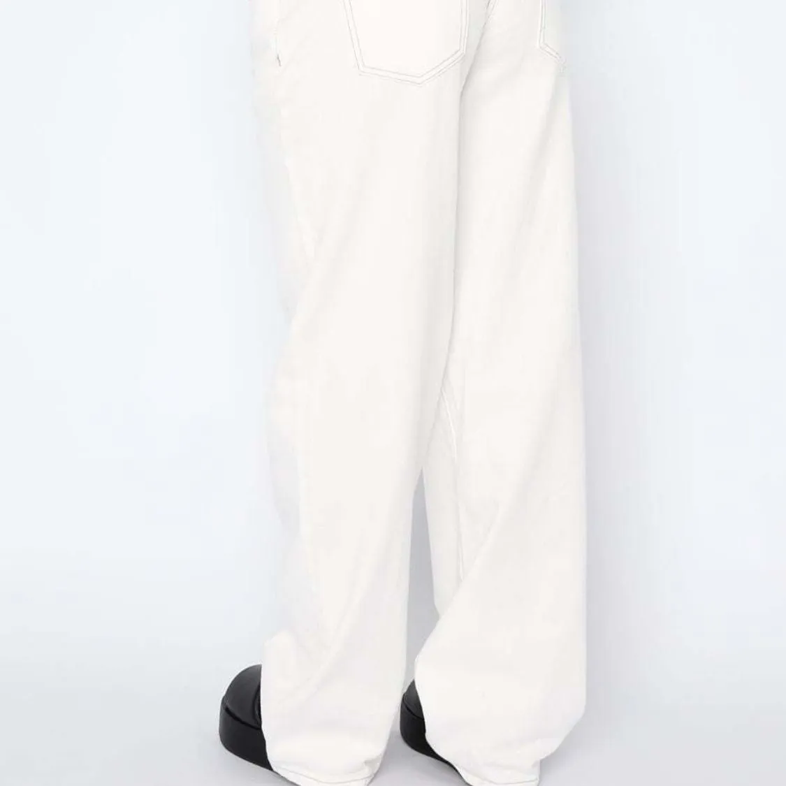 Wide Leg Jeans with Pockets