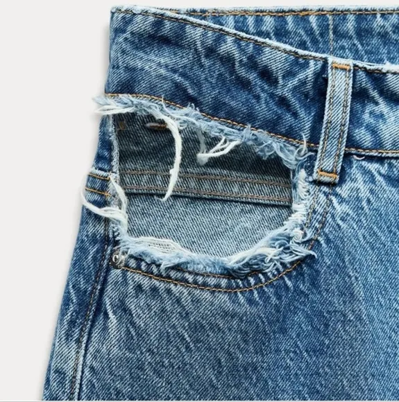 ZARA MID RISE RIPPED CUT OUT STRAIGHT LEG JEANS Size 6